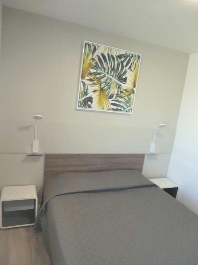 Le 81 Hotel Castres  Bagian luar foto